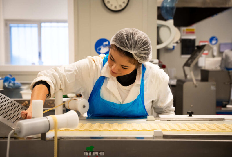 Lavoratrice ravioli marietto